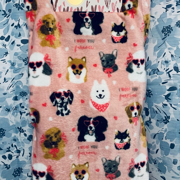 Cute Dog blanket “I Woof You Forever” warm, cozy and pink - Picture 5 of 7